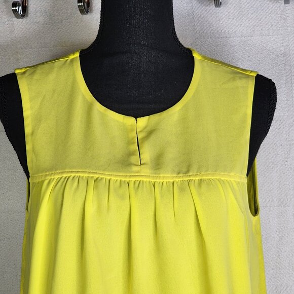 Betsey's Boutique Shop Bright Yellow Slit Clasp Front Closure Blouse Tank Size M - Picture 5 of 16